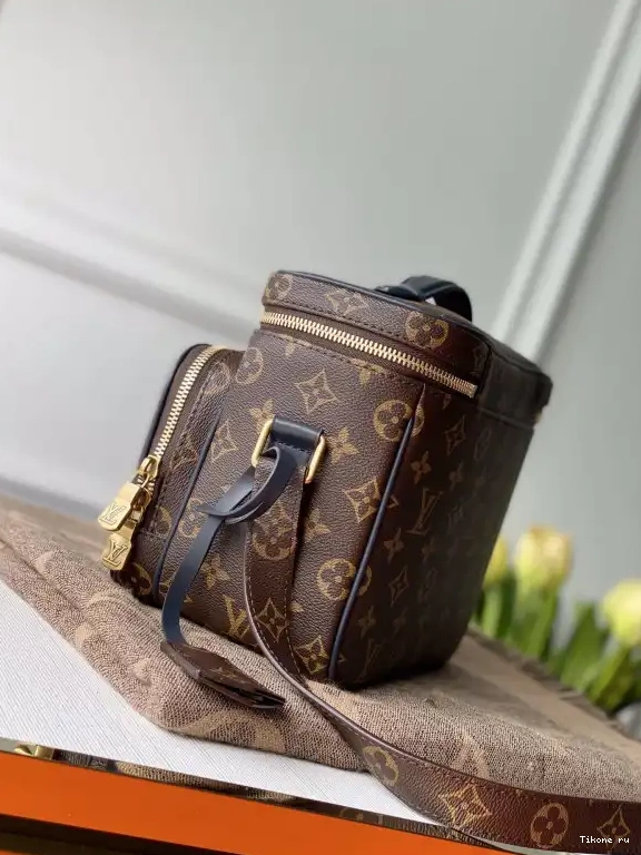 Affordable LOUIS TOILETRY VUITTON BAG 0531